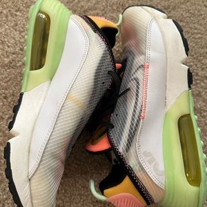 Nike Air Max 2090
Women's Shoes size 7
